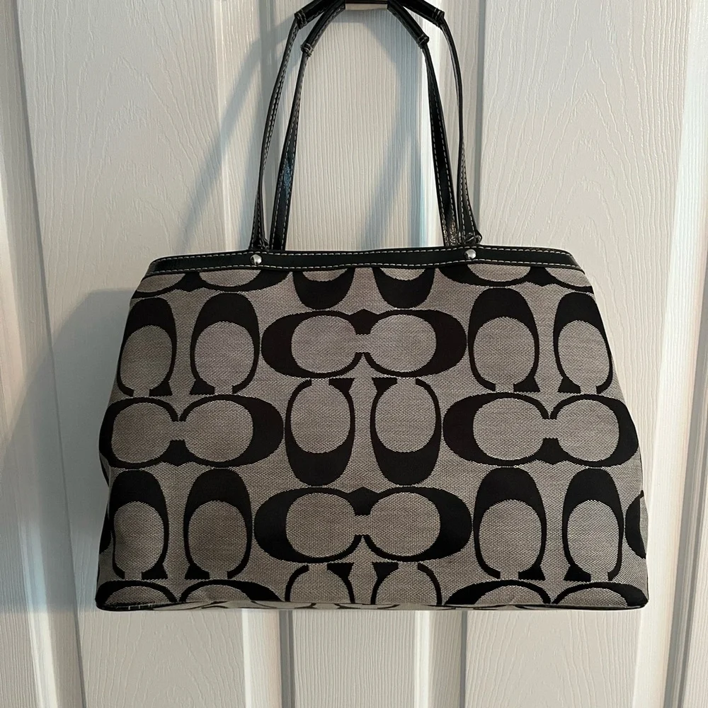 Authentic Coach Handbag - Picture 3 of 9